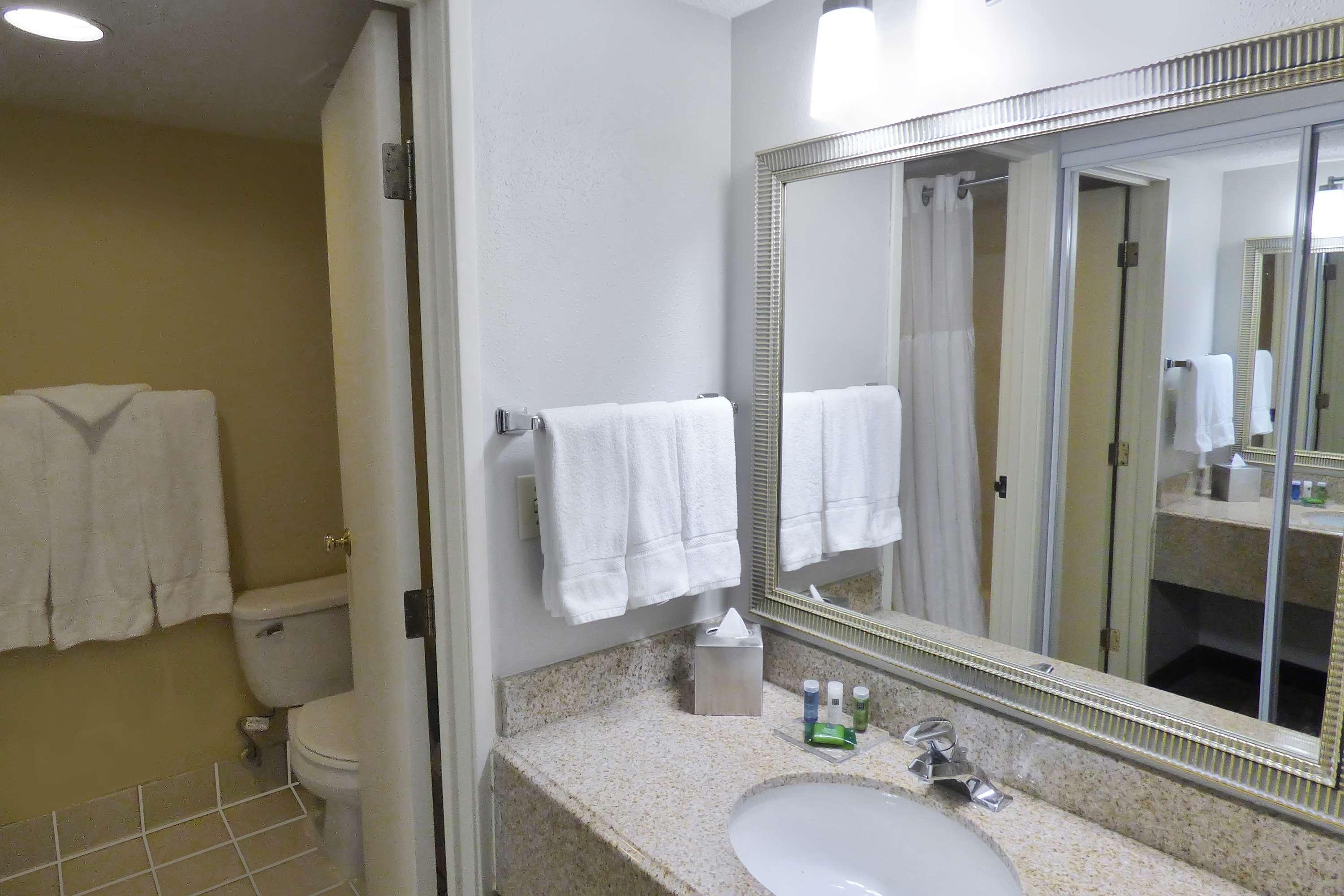 Radisson Akron-Fairlawn Copley Montrose Екстериор снимка