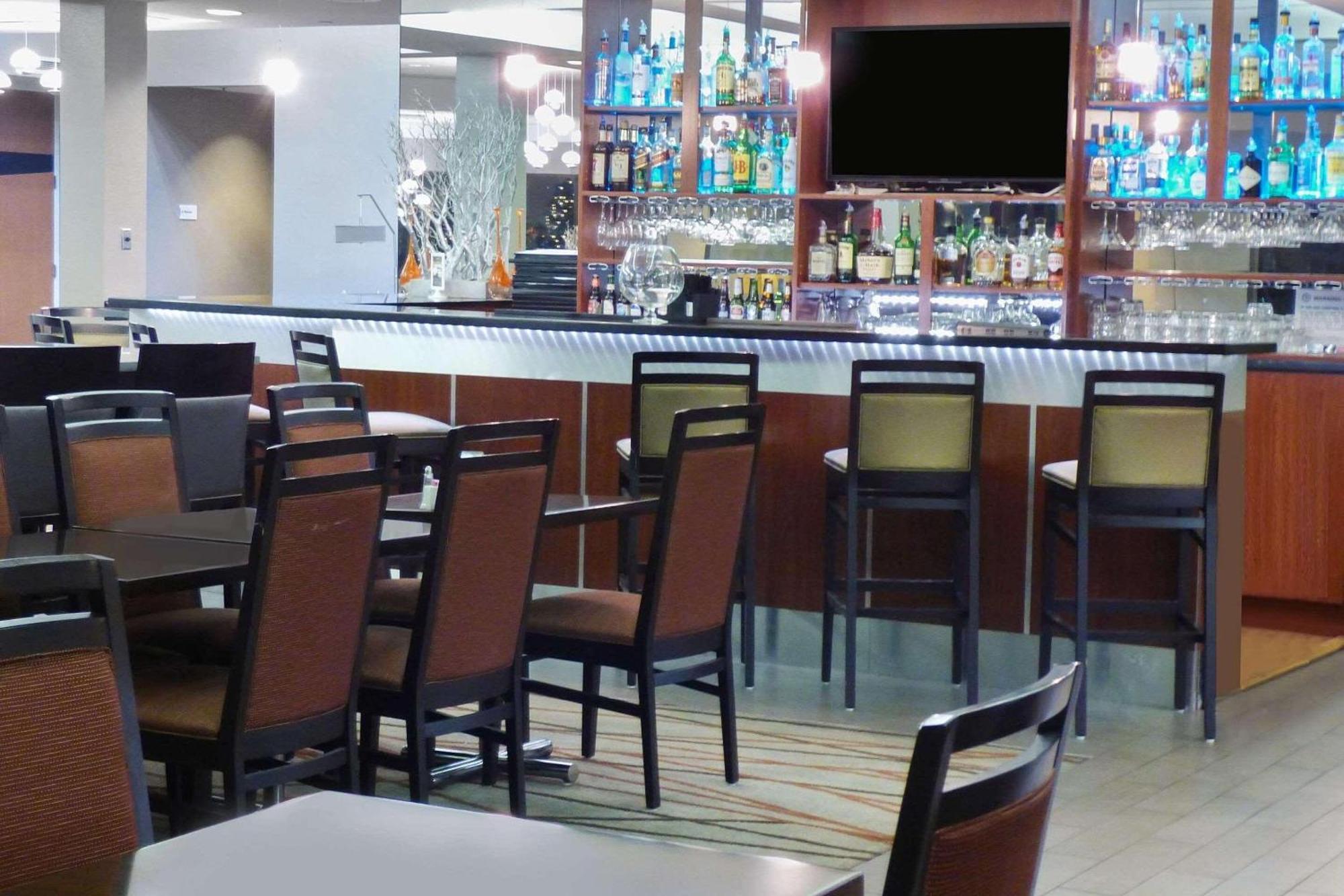 Radisson Akron-Fairlawn Copley Montrose Екстериор снимка